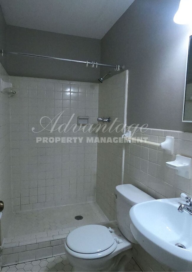 Building Photo - Newly Renovated Home In Raleigh