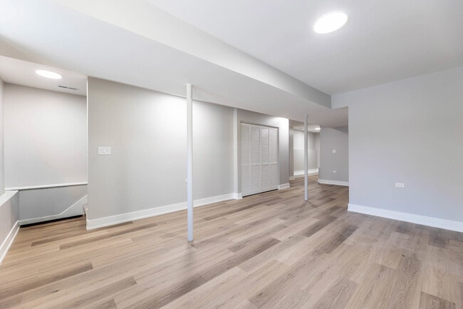 Building Photo - 5552 S Shields Ave