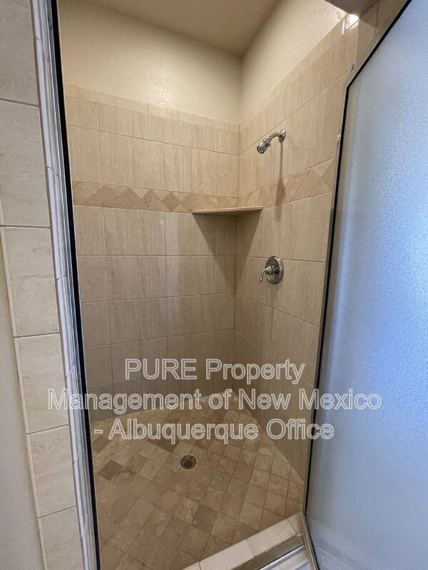 Building Photo - 3900 N Butler Ave