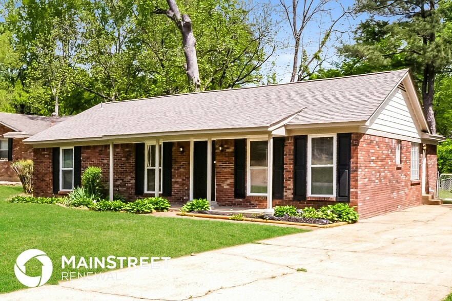 Building Photo - 3220 Canyon Rd