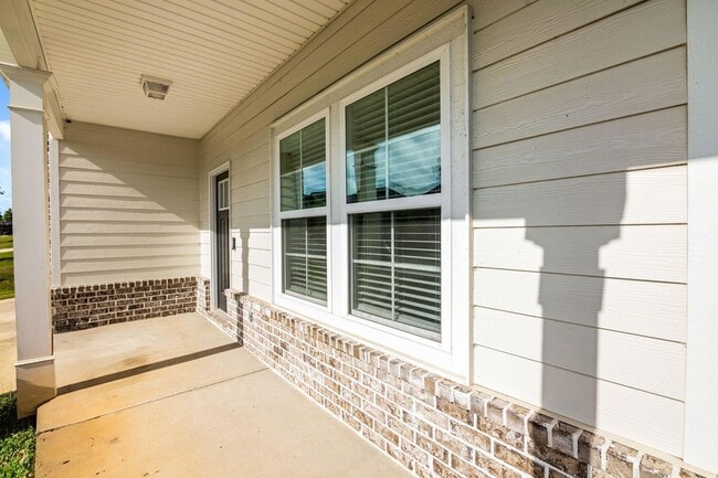 Building Photo - 3580 Hilltop Trl