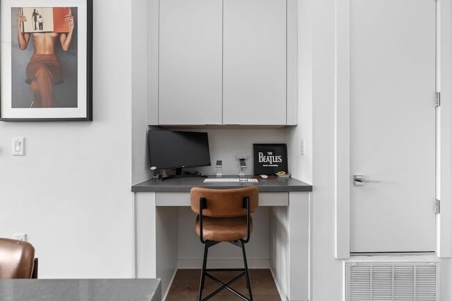 Building Photo - 207 W Johanna St