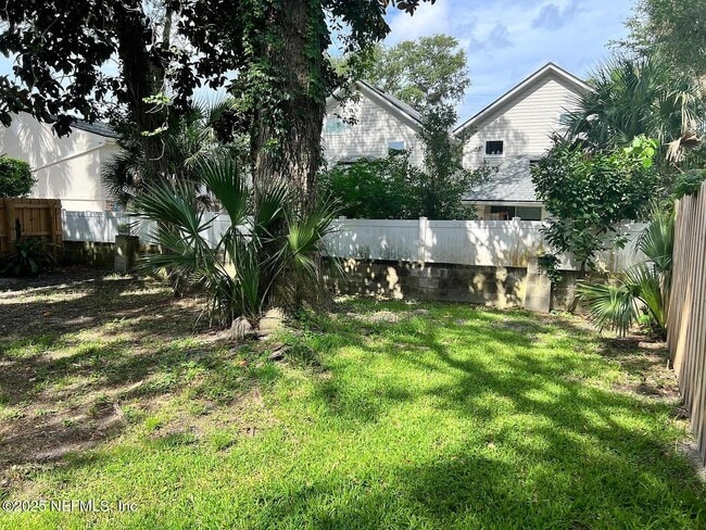 Building Photo - 379 Ahern St