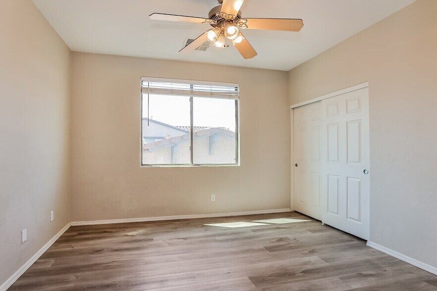 Building Photo - 3151 S Southwind Dr