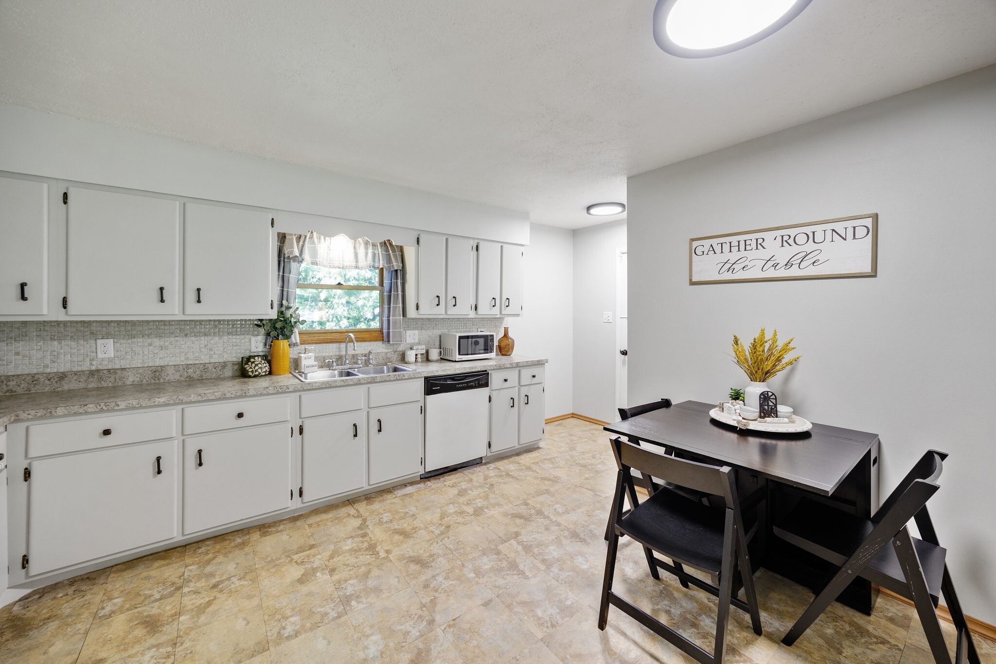 Building Photo - 1806 Partridge Dr