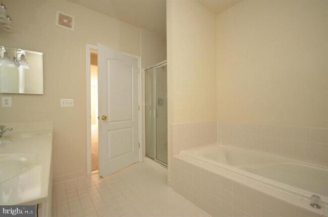 Building Photo - 9700 Elzey Place