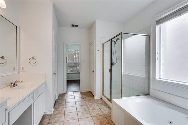 Building Photo - 1617 Clarke Springs Dr