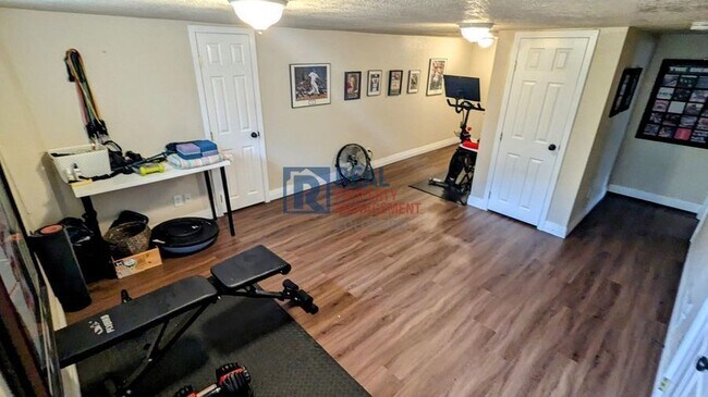 Building Photo - 908 Wolff St