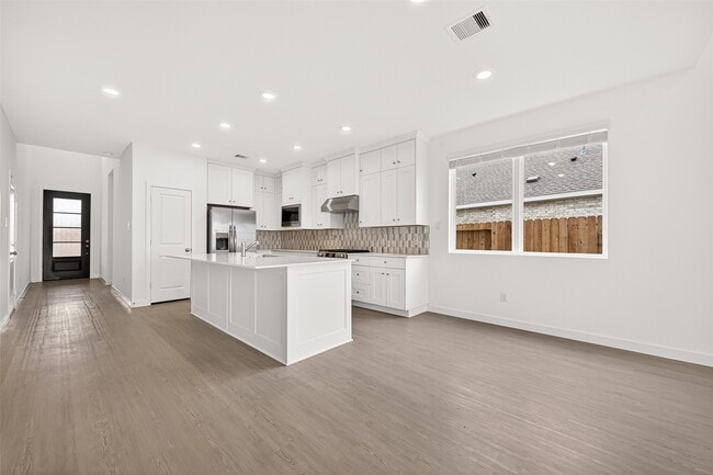 Building Photo - 31838 Blossom Ln