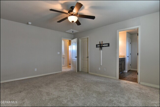 Building Photo - 7528 Wolf Creek Dr
