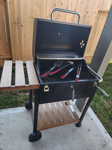 Building Photo - 6055 Diamond Vis Ct