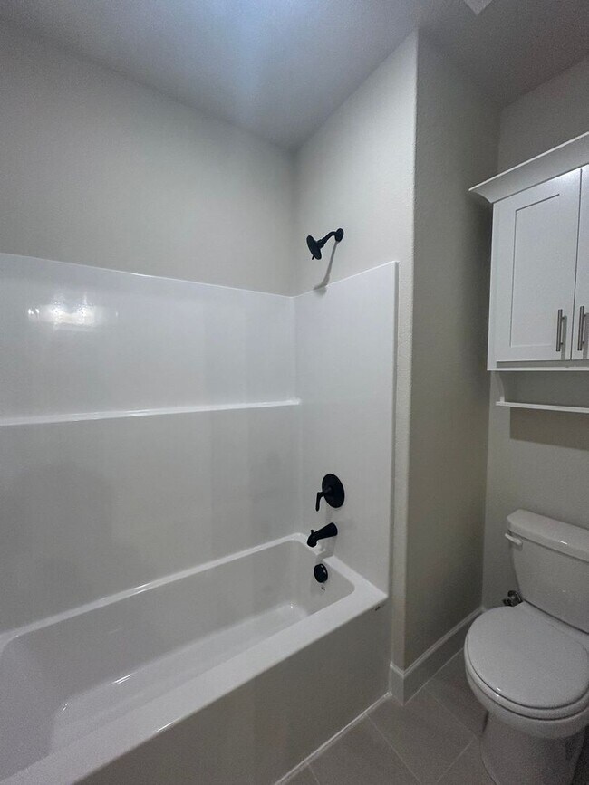 Building Photo - Beautiful Modern Home in Pea Ridge!