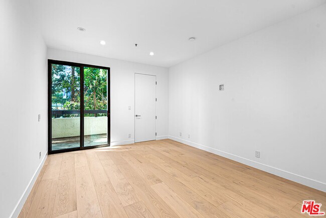 Building Photo - 2102 Century Park Ln