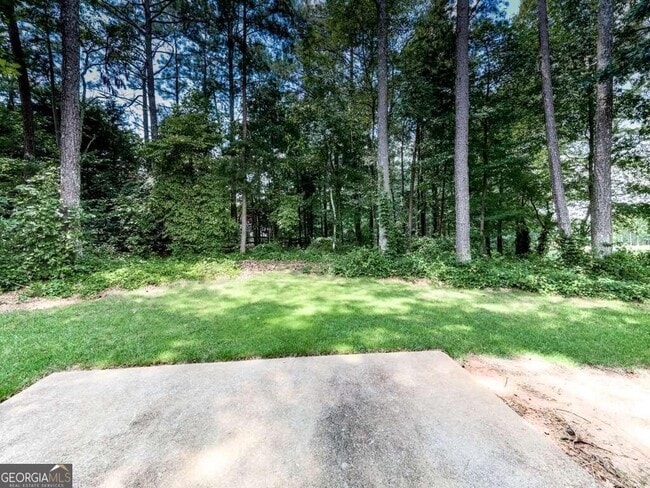 Building Photo - 2045 Town Lake Hills W