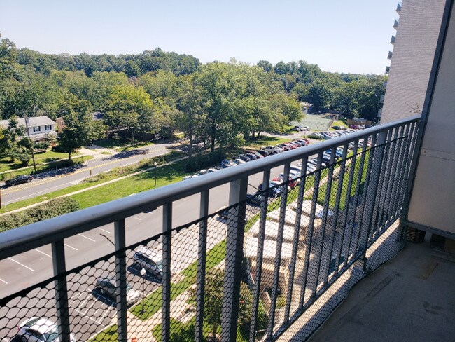 Building Photo - 1121 University Blvd W