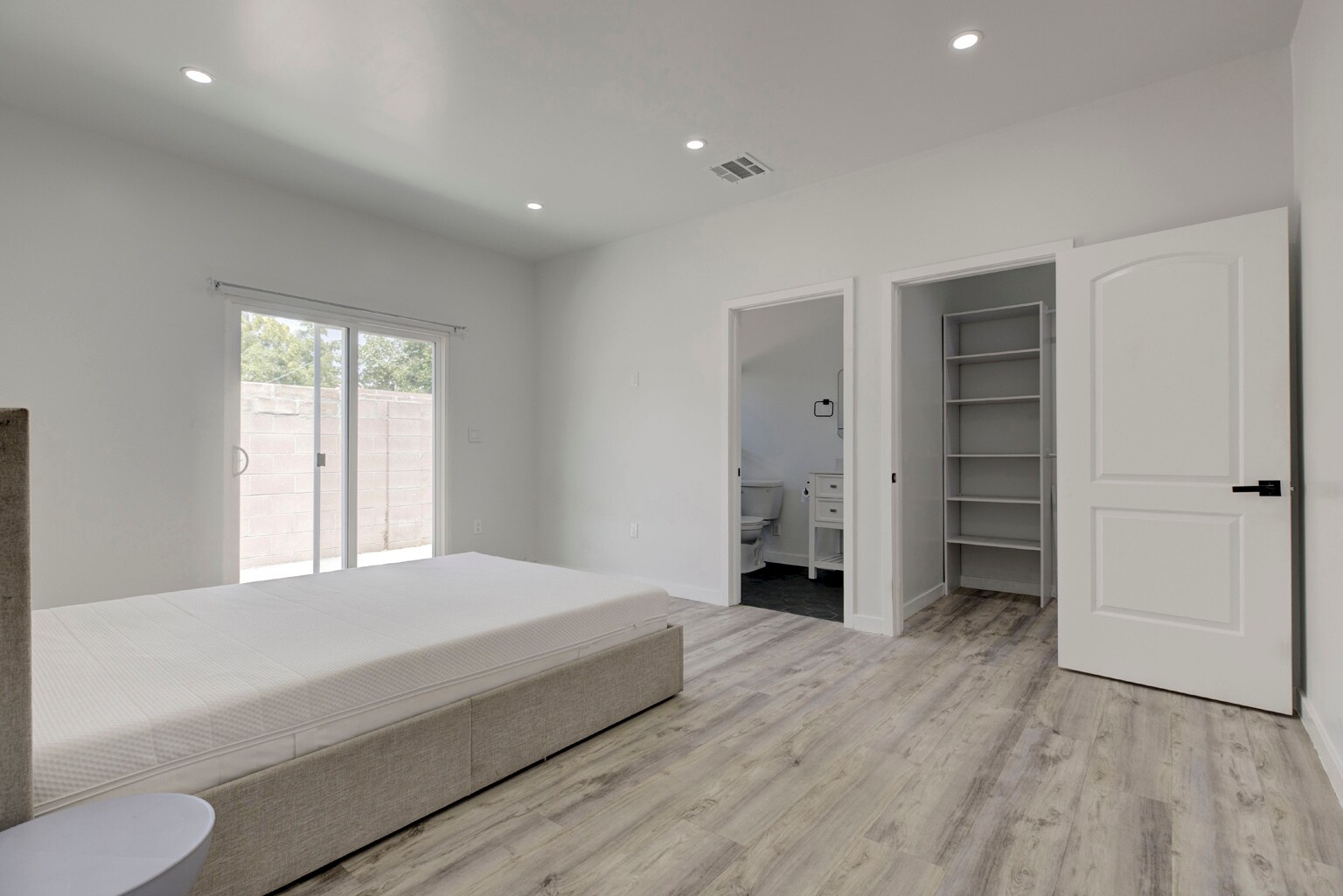 Building Photo - 8211 Bellingham Ave