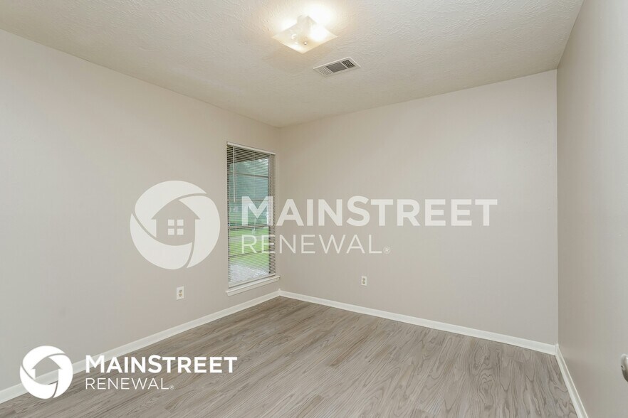 Building Photo - 327 Enchanted Trail Dr