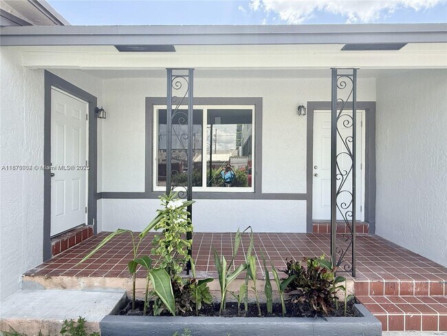 Primary Photo - 1450 NW 35th St