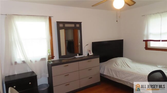 Building Photo - 649 Inman Ave