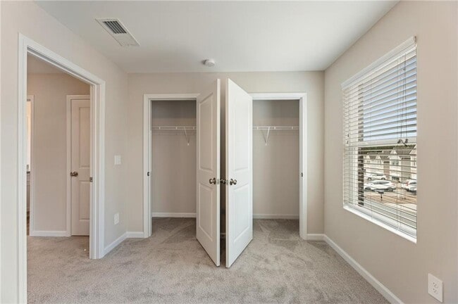 Building Photo - 1038 Valley Rock Dr