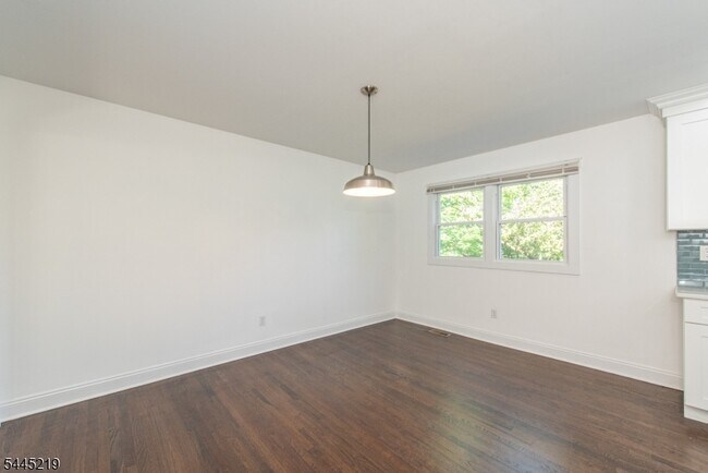Building Photo - 39 Park Terrace N
