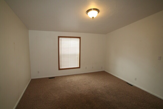 Building Photo - 2709 Crab Tree St