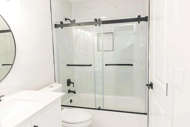 Building Photo - 410 Countryside Pl