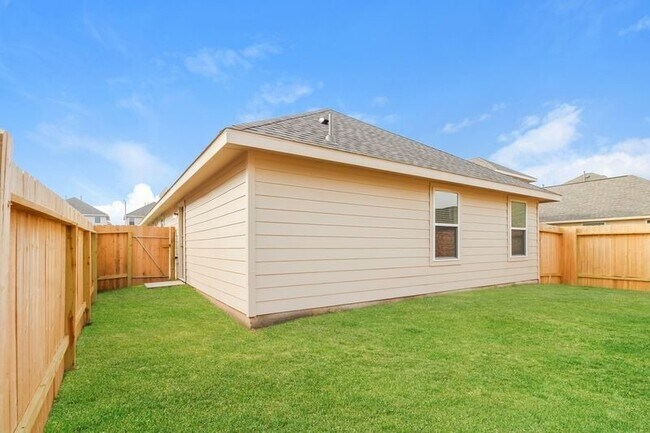 Building Photo - 2534 Grayling Dr