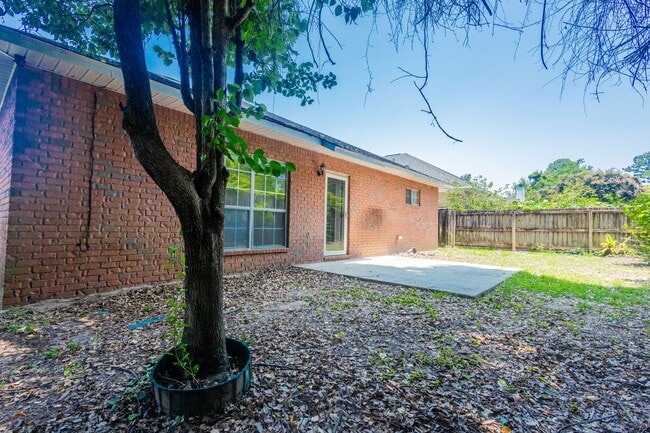 Building Photo - 5931 Hermitage Dr