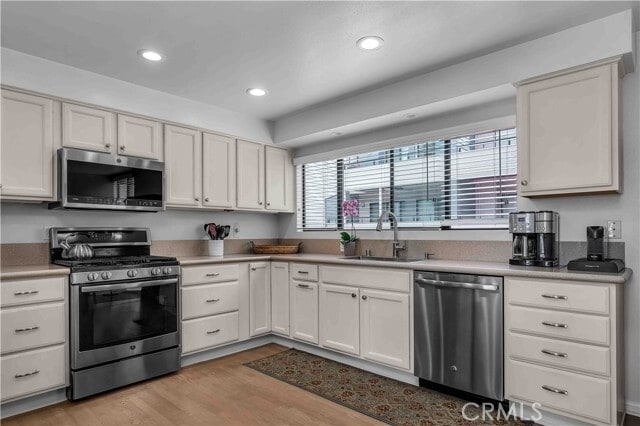 Building Photo - 420 Palos Verdes Blvd