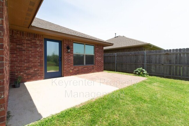 Building Photo - 8037 Waters Edge Way