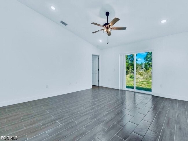 Building Photo - 851 Bedford Dr