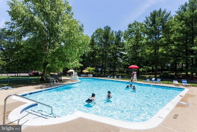 Building Photo - 3101 S Manchester St