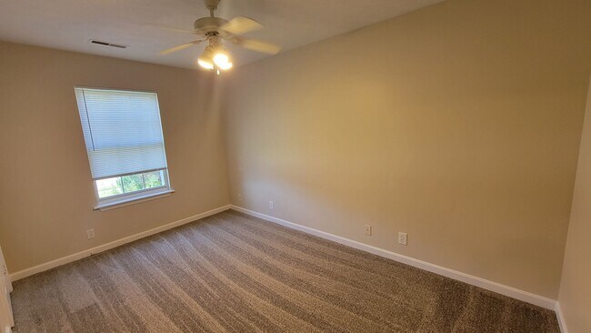 Building Photo - 6205 Serenity Ct