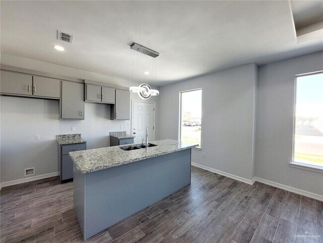 Building Photo - 3815 Las Vistas Ln
