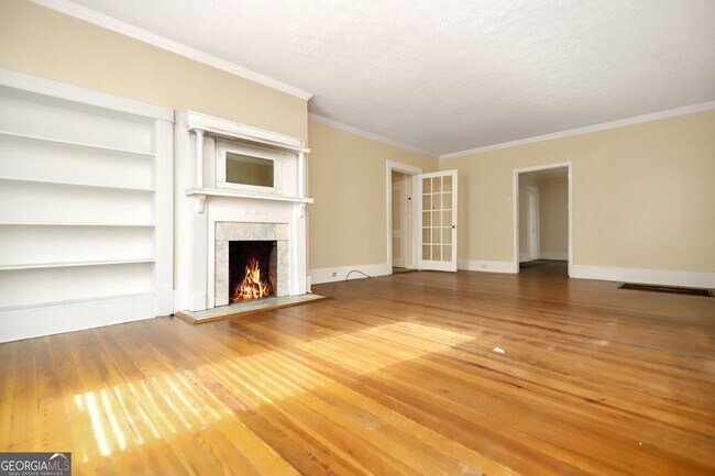 Building Photo - 304 Boulevard