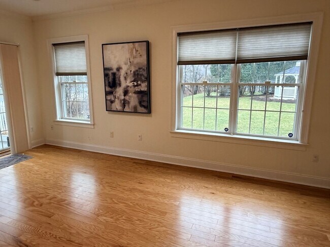 Building Photo - 2000 Davenport Ave