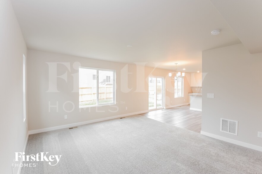 Building Photo - 10645 Luneth Dr