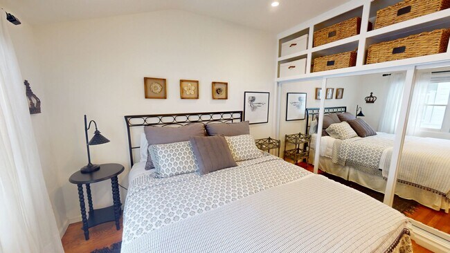 Building Photo - Fully Furnished Vacation Rental | Farmhouse Chic