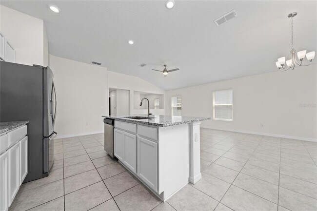 Building Photo - 9061 Oscraft Dr
