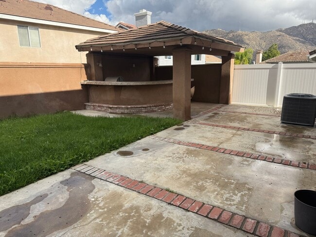 Building Photo - Updated home near Sycamore Canyon available for lease