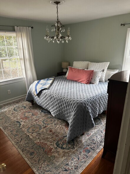 Building Photo - 1334 Columbia Dr