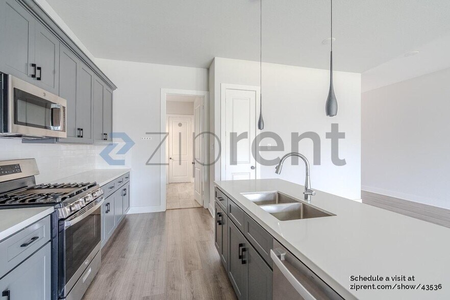 Building Photo - 4614 Redbud St