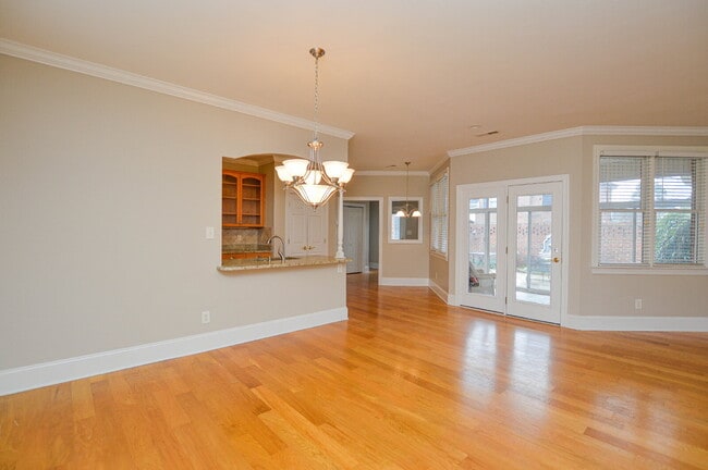 Building Photo - 986 Blakeley Walk