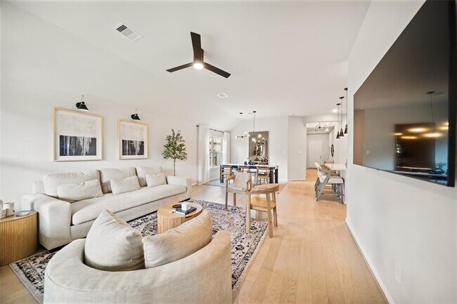 Building Photo - 531 Carina Gaze Dr