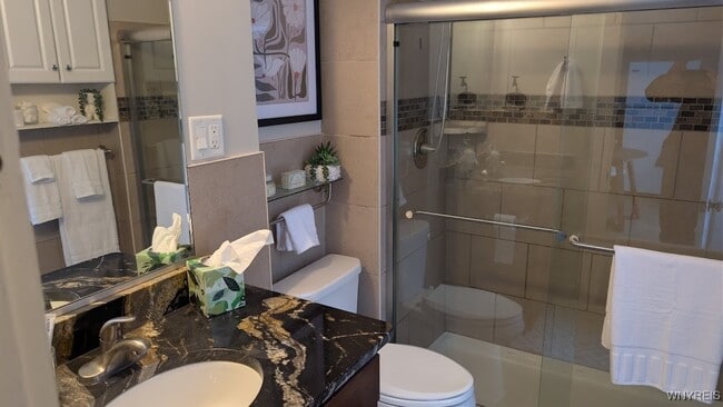 Building Photo - 166 Glen Ave