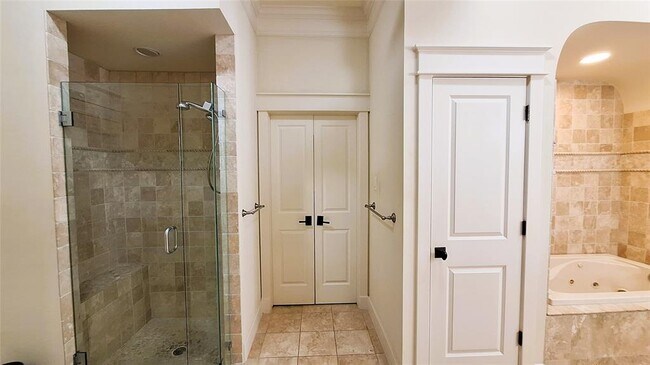 Building Photo - 130 Squires Dr