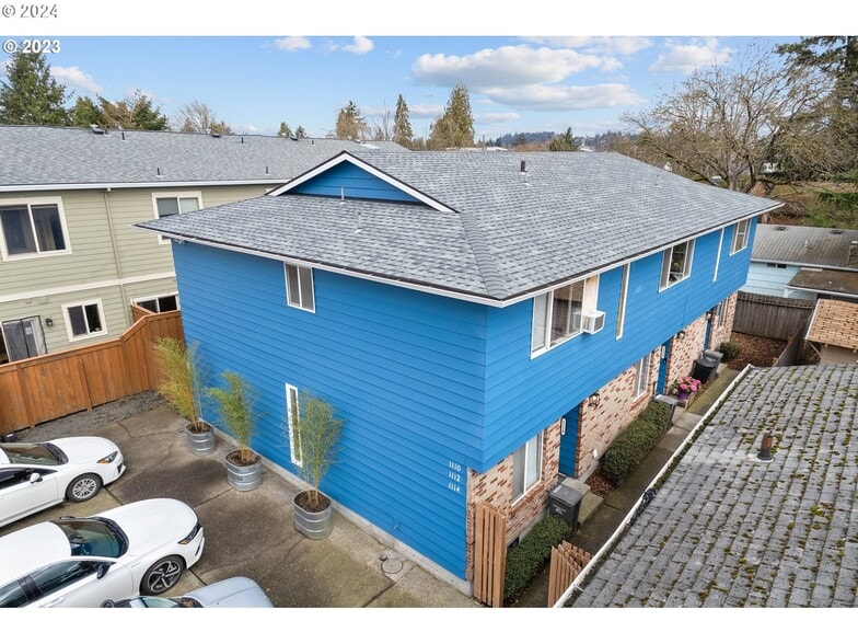 Primary Photo - 1110 NE 60th Ave