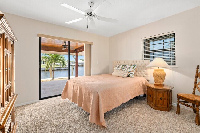 Building Photo - 130 Queen Catherina Ct