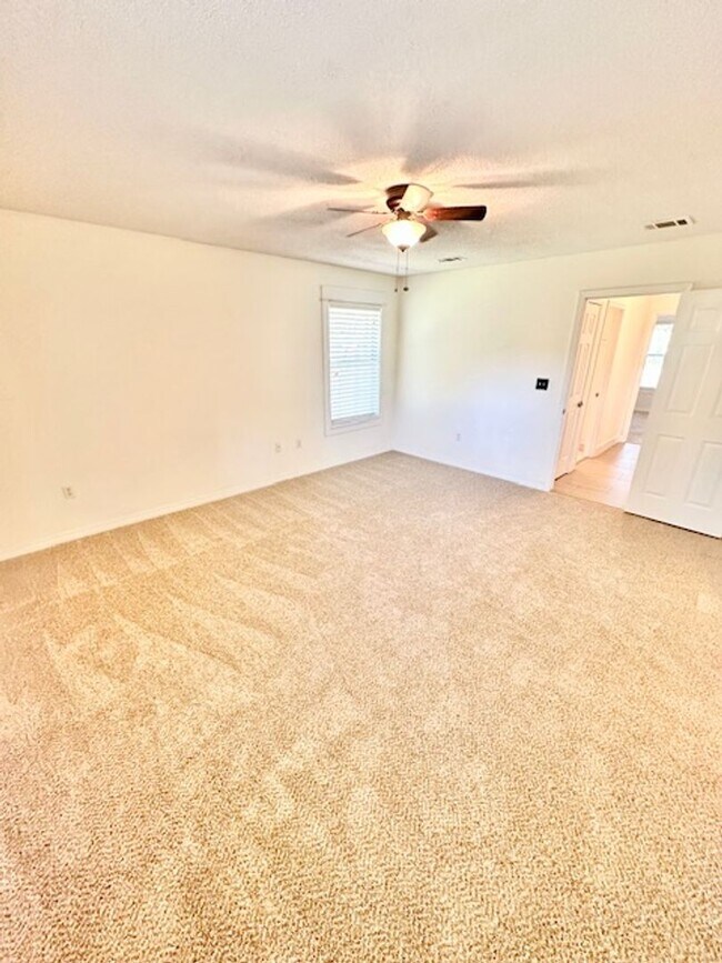 Building Photo - 1315 Forest Shore Dr